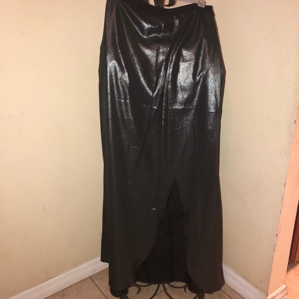 Maxi skirt w/ long slit gold metallic shimmer